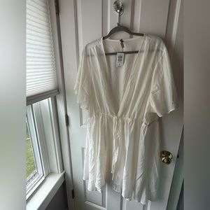 Torrid Swimsuit Cover up. Size 4 (26) brand new with tags!!